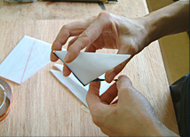 ルーターで研磨したガラスをカッパーフォルムでまく。